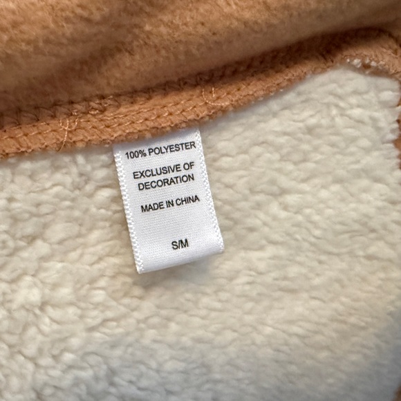 Cuddl Duds Fleece Bonded with Sherpa
Cambridge Capelet - Picture 8 of 8